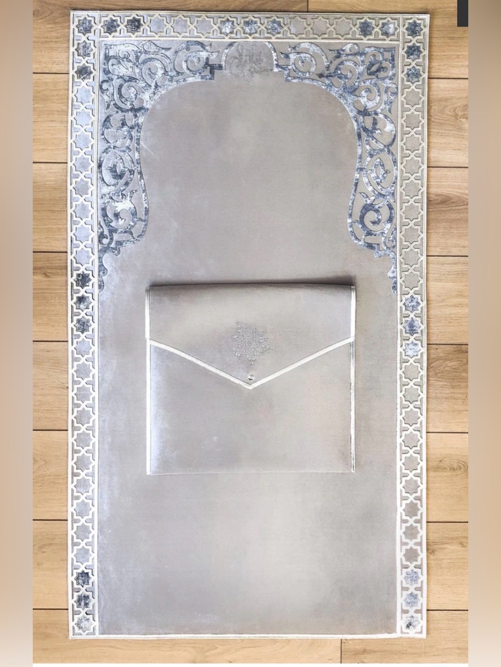 Sena Designs Servin Silver Prayer Rug And Cover